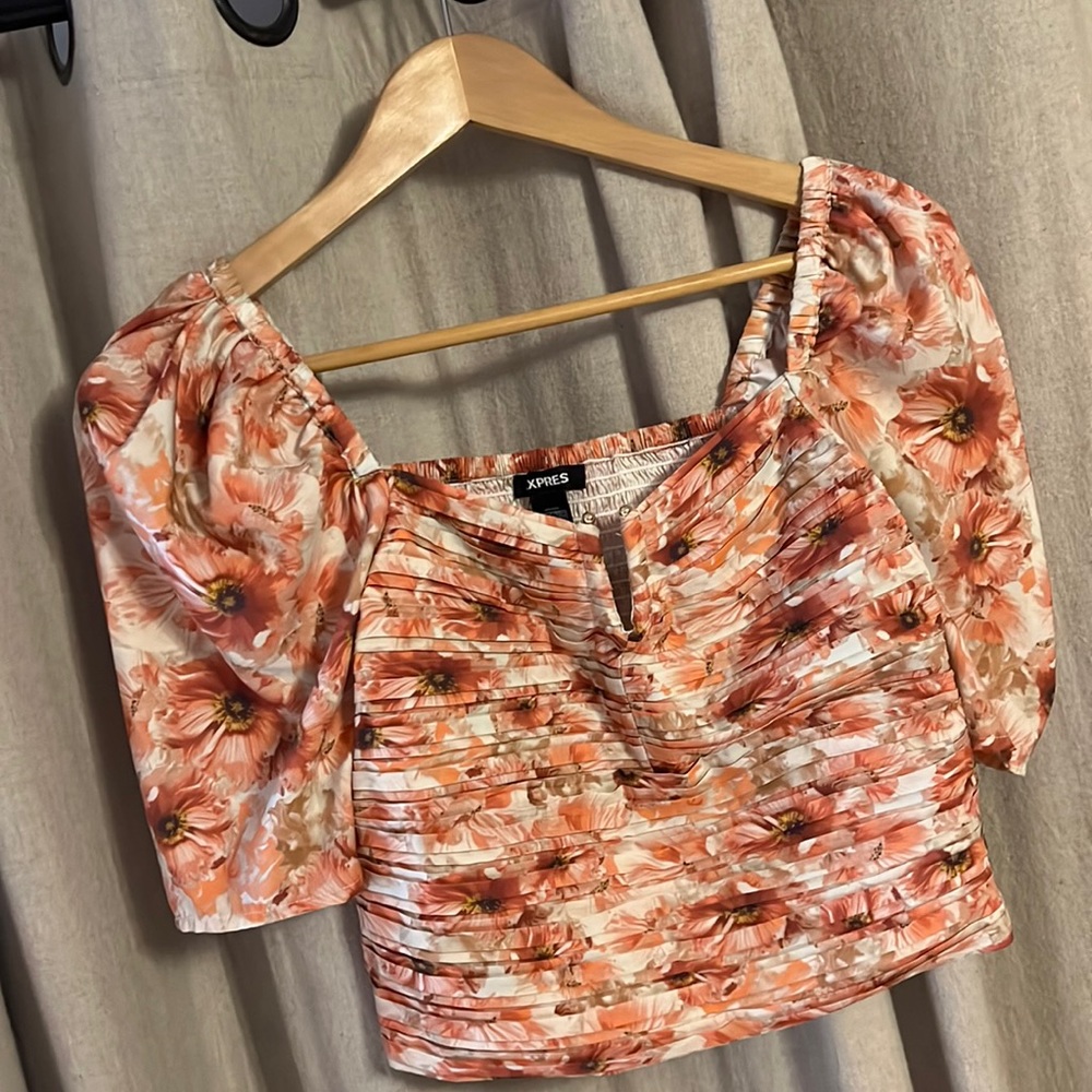 Express Satin Floral Crop
